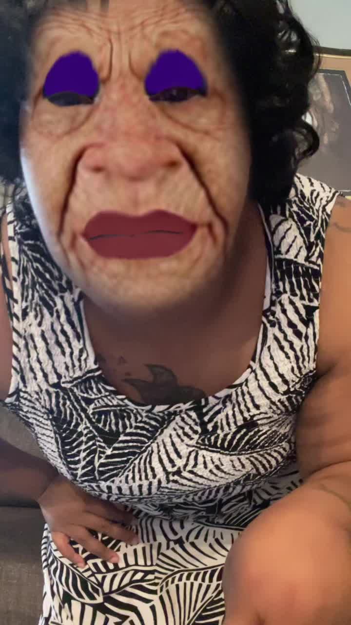 @LaydeB.