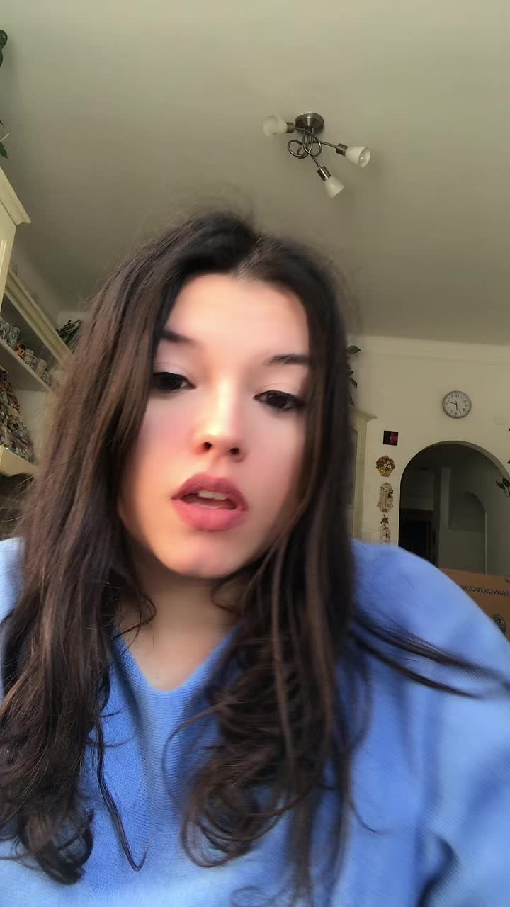 @Alexa💫