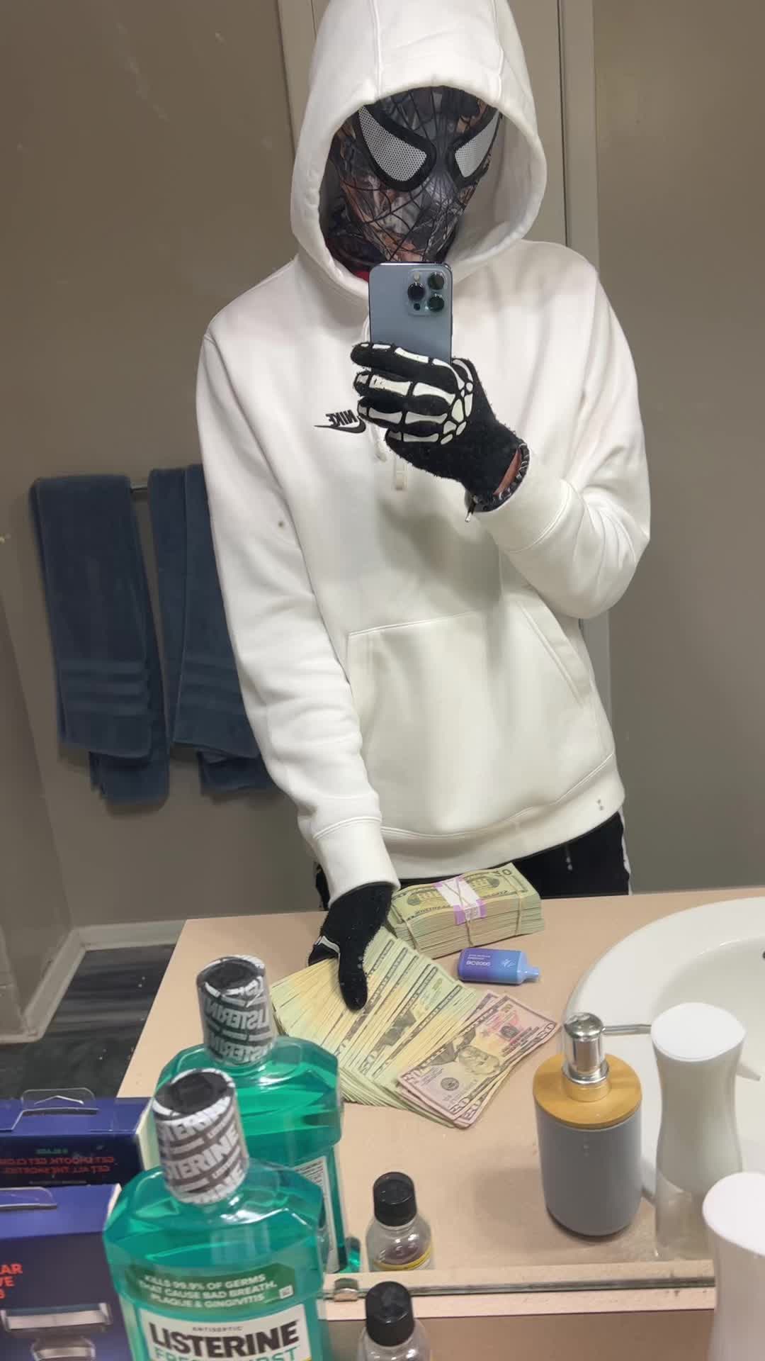 @Acelikesbanks
