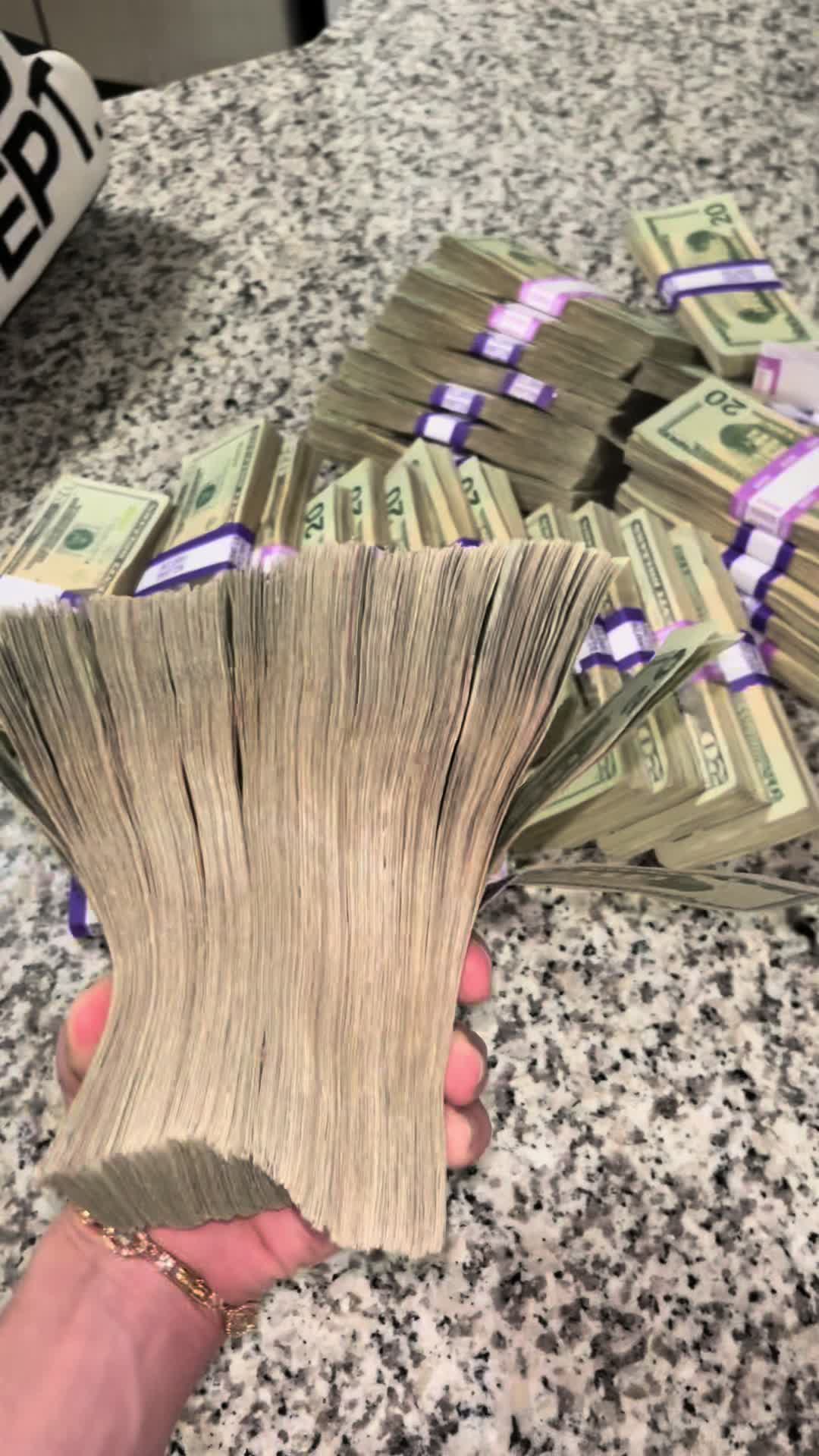 @Jslo