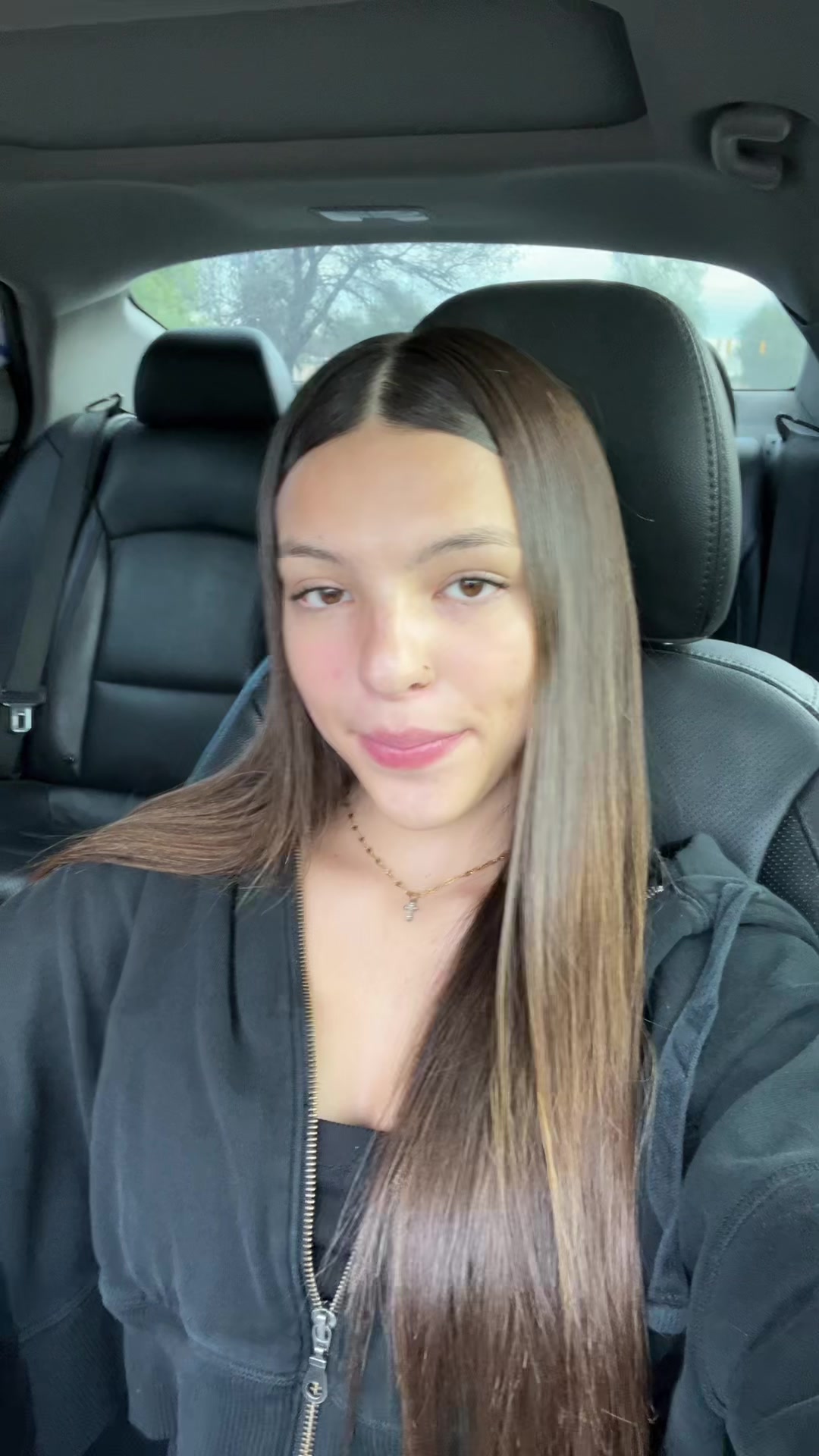 @bella.