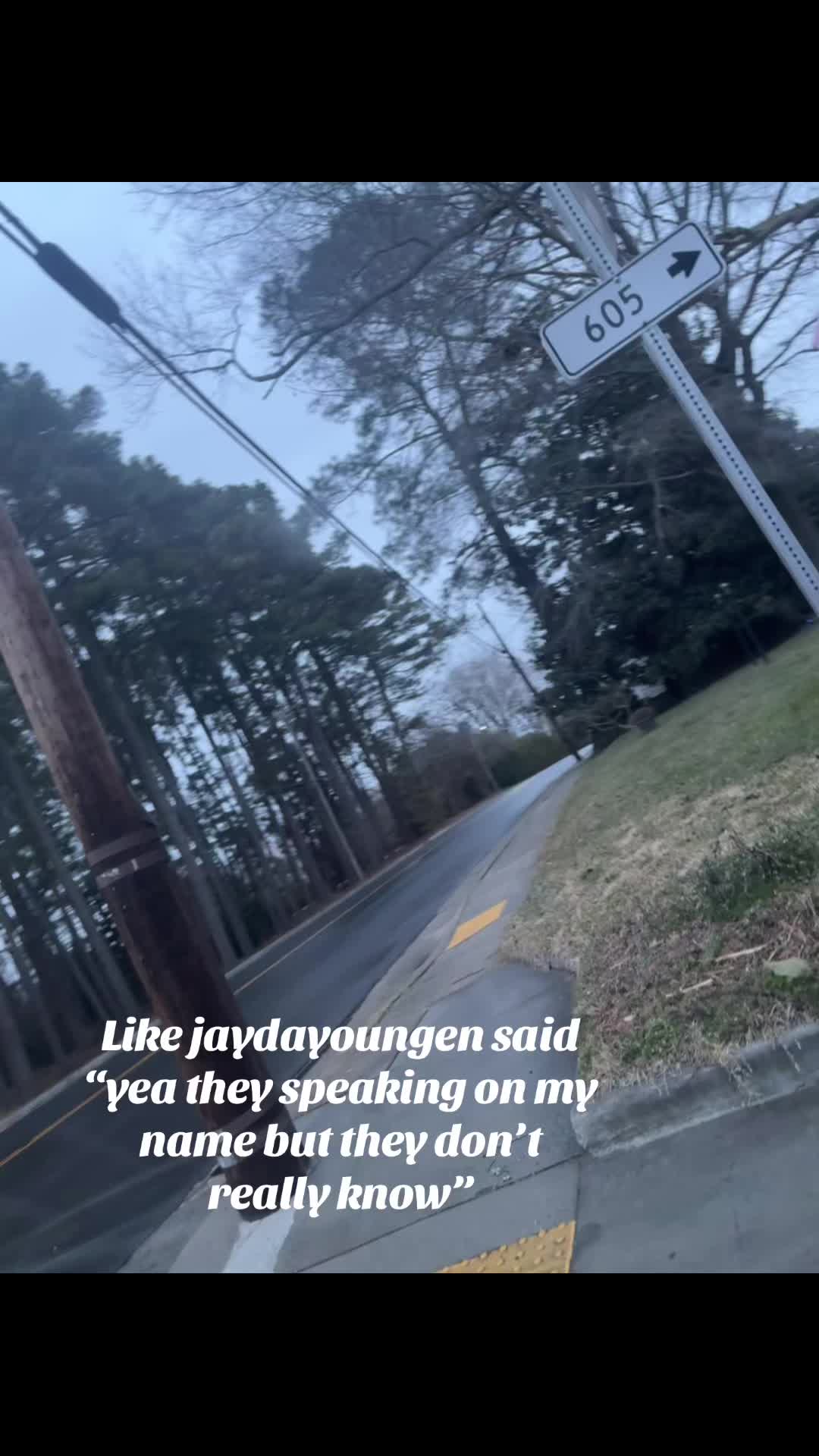 @Ianreadingallat📓