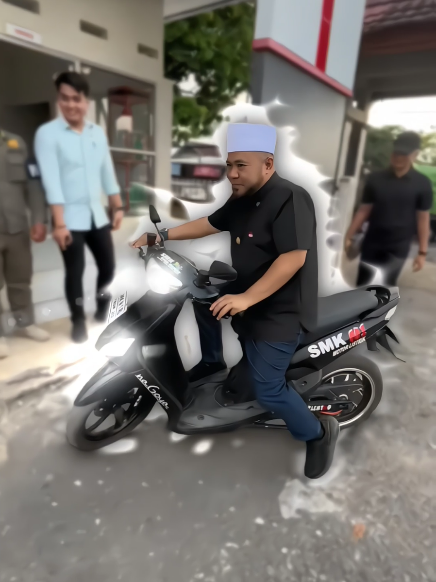 @Gubernur Merah Putih
