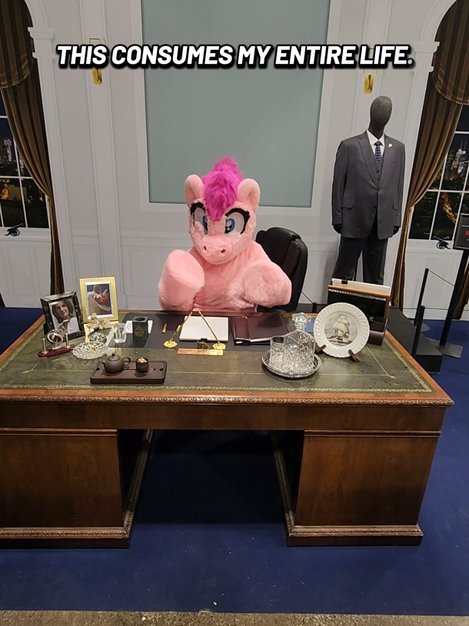 @MLP Museum:Queen of the Ponies