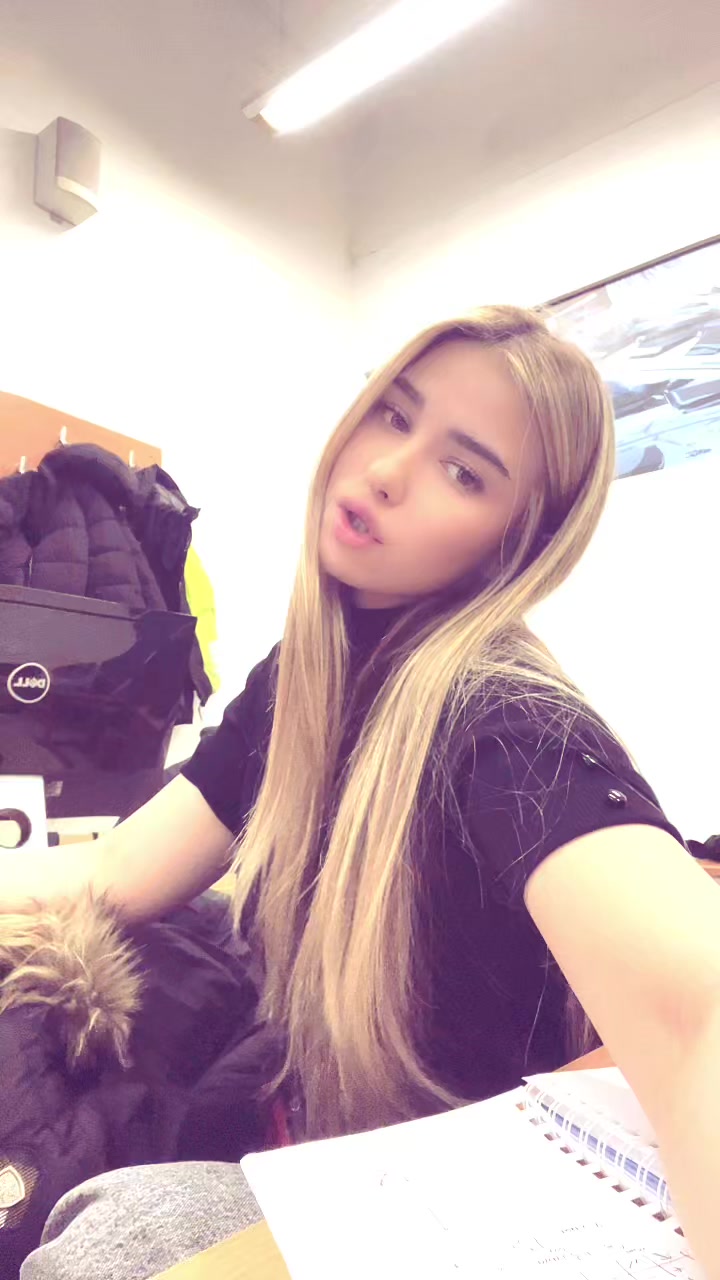 @S R