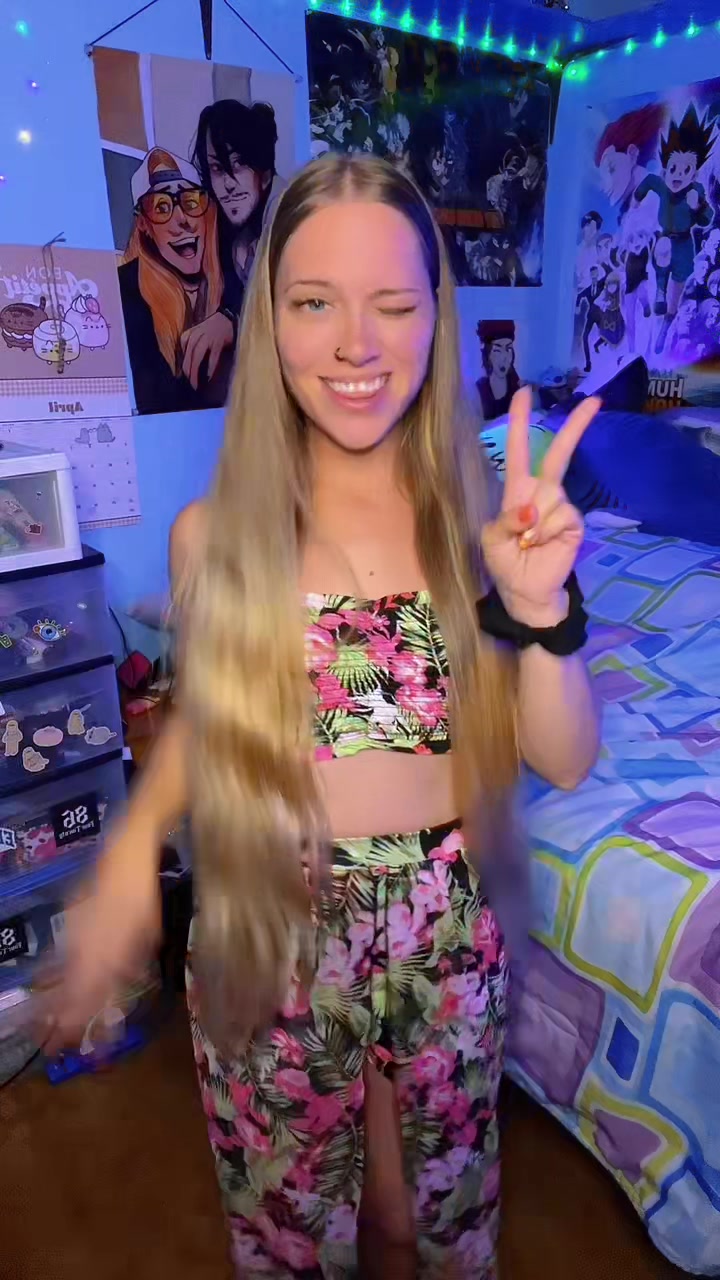 @✨𝓒𝓱𝓻𝓲𝓼𝓼𝔂✨