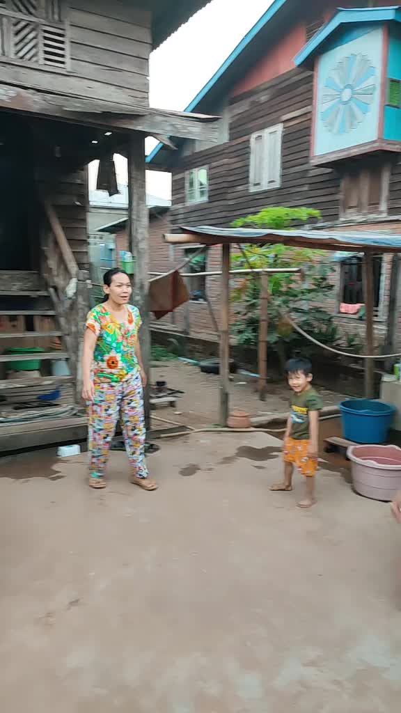 @pont lay ဒိုက်ဦးသူလေး