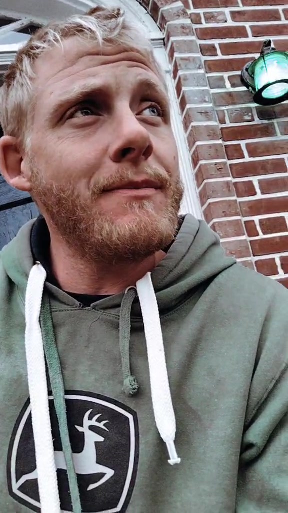 @Dillonclarkson+Busybee7788