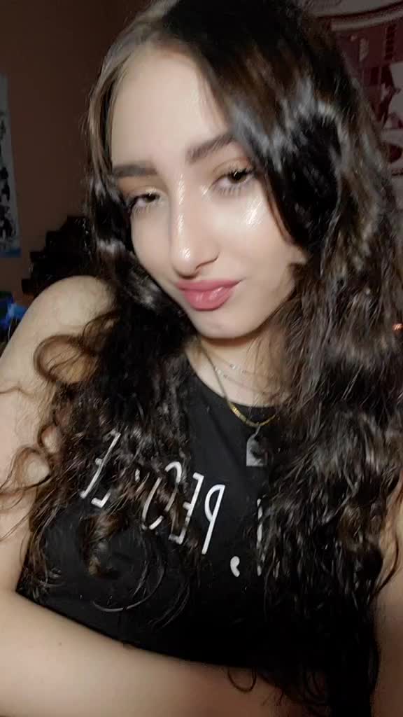 @Tia_Lena