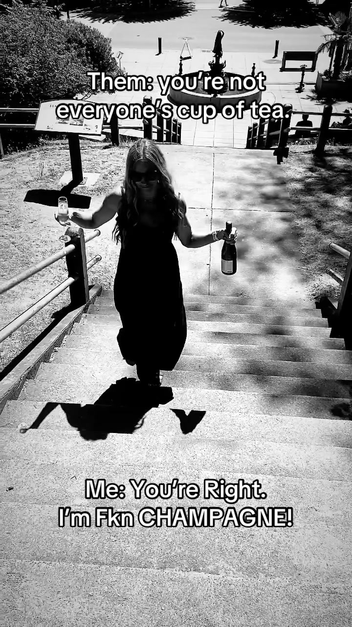 @happilyfitleslie