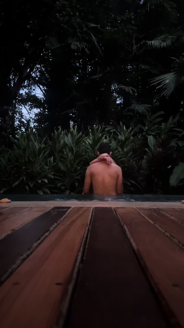 @raehoyle