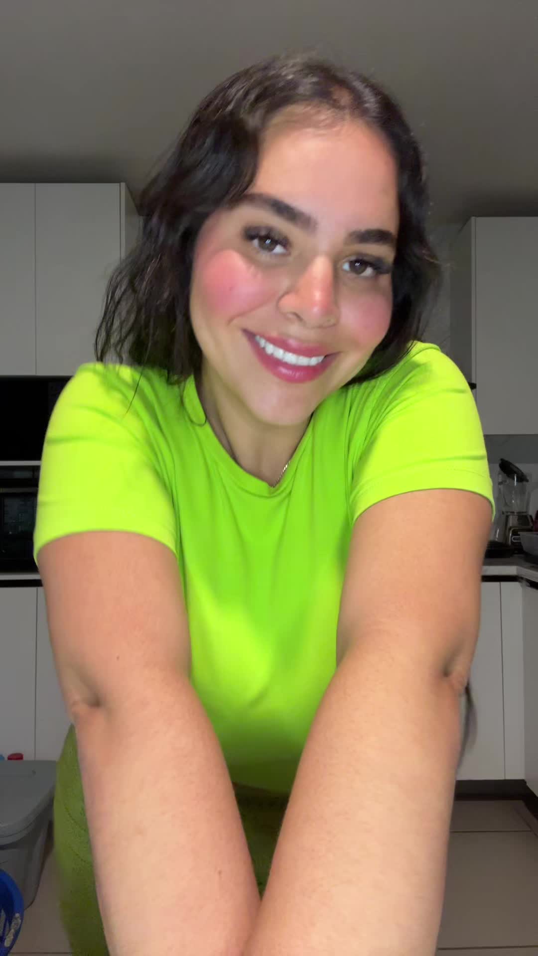 Alya S (@alyasanchez_) - Urlebird