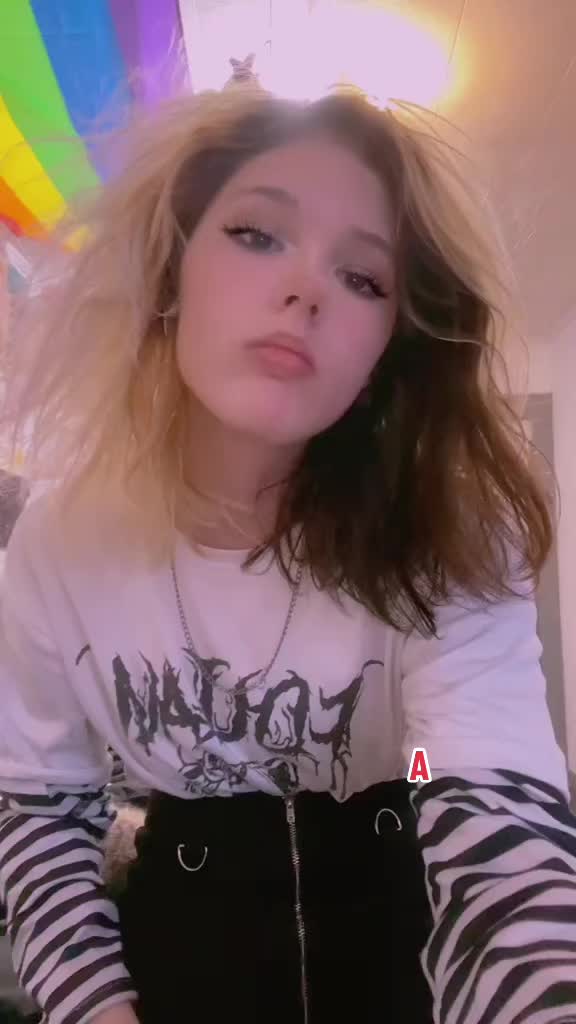 @🤡_Peek_A_Boo_🤡