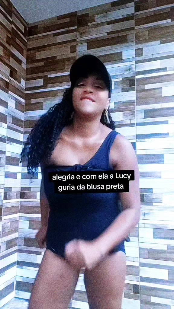 @Lucy a guria do short sexy