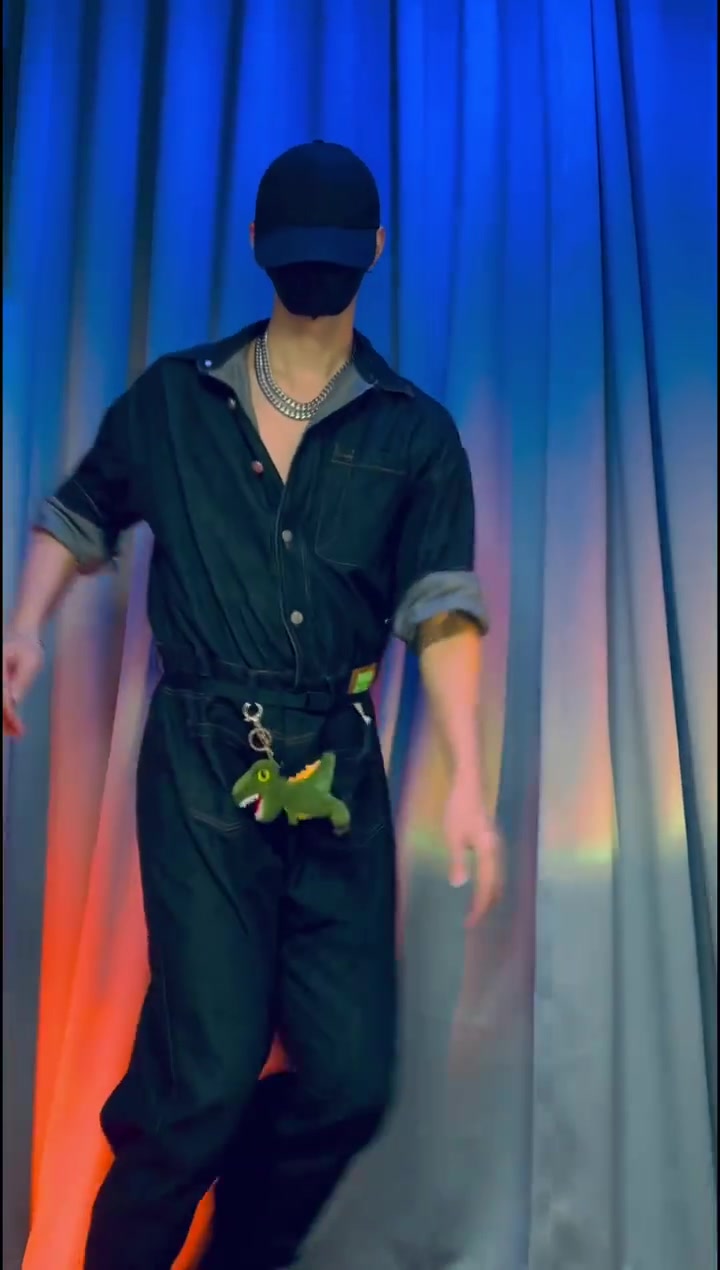 @funny dancer
