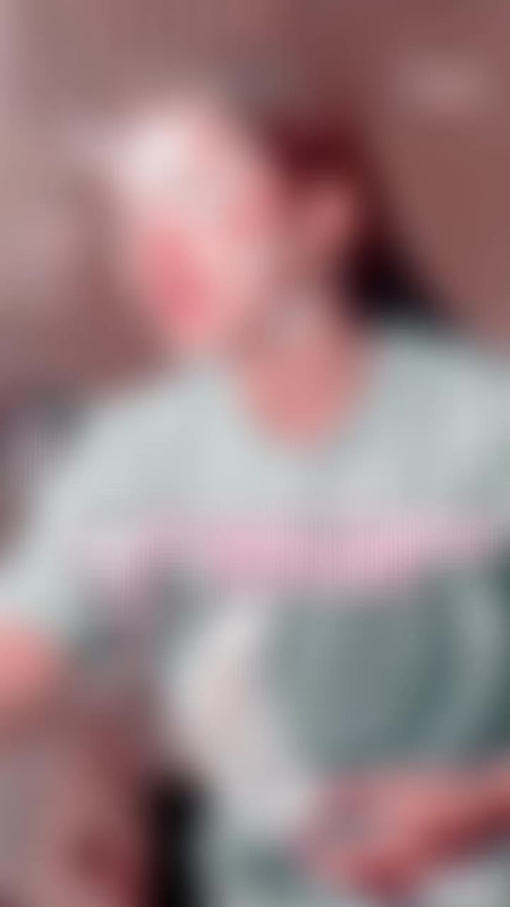 @Follow @gorgsbarrett not me