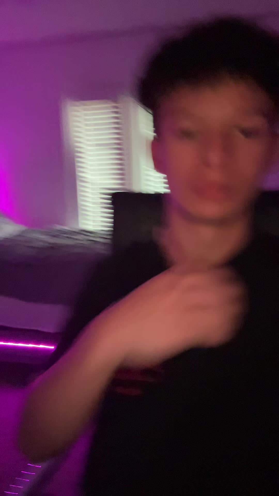 @🥊