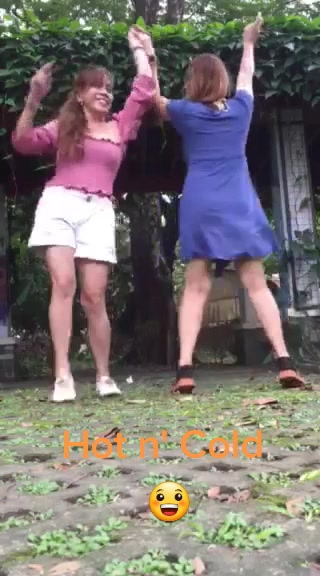 @akosiLynn