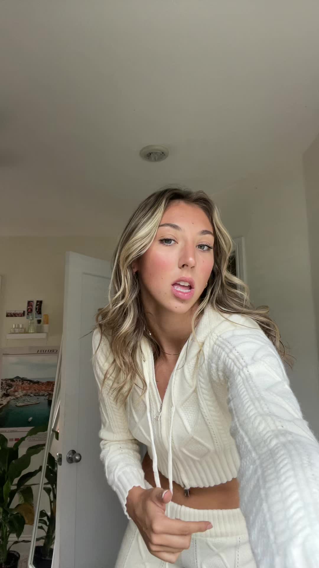 @juliaaab
