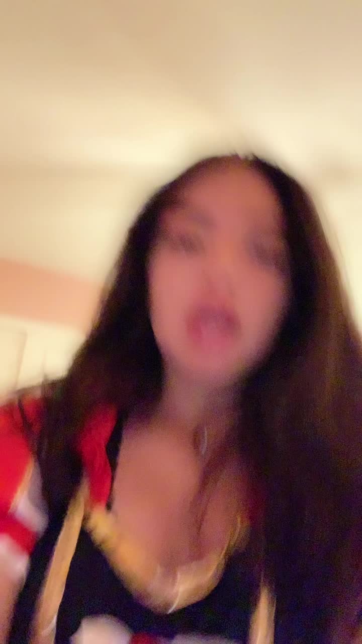 @<33🎭