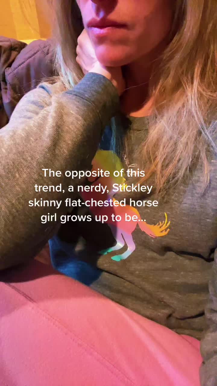 @itsmelinaleggs
