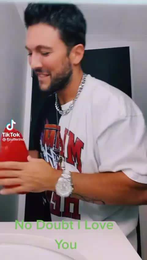 @Vivian Montano497