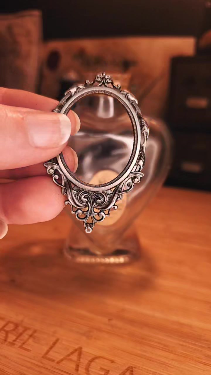 @MonacleMonst3r