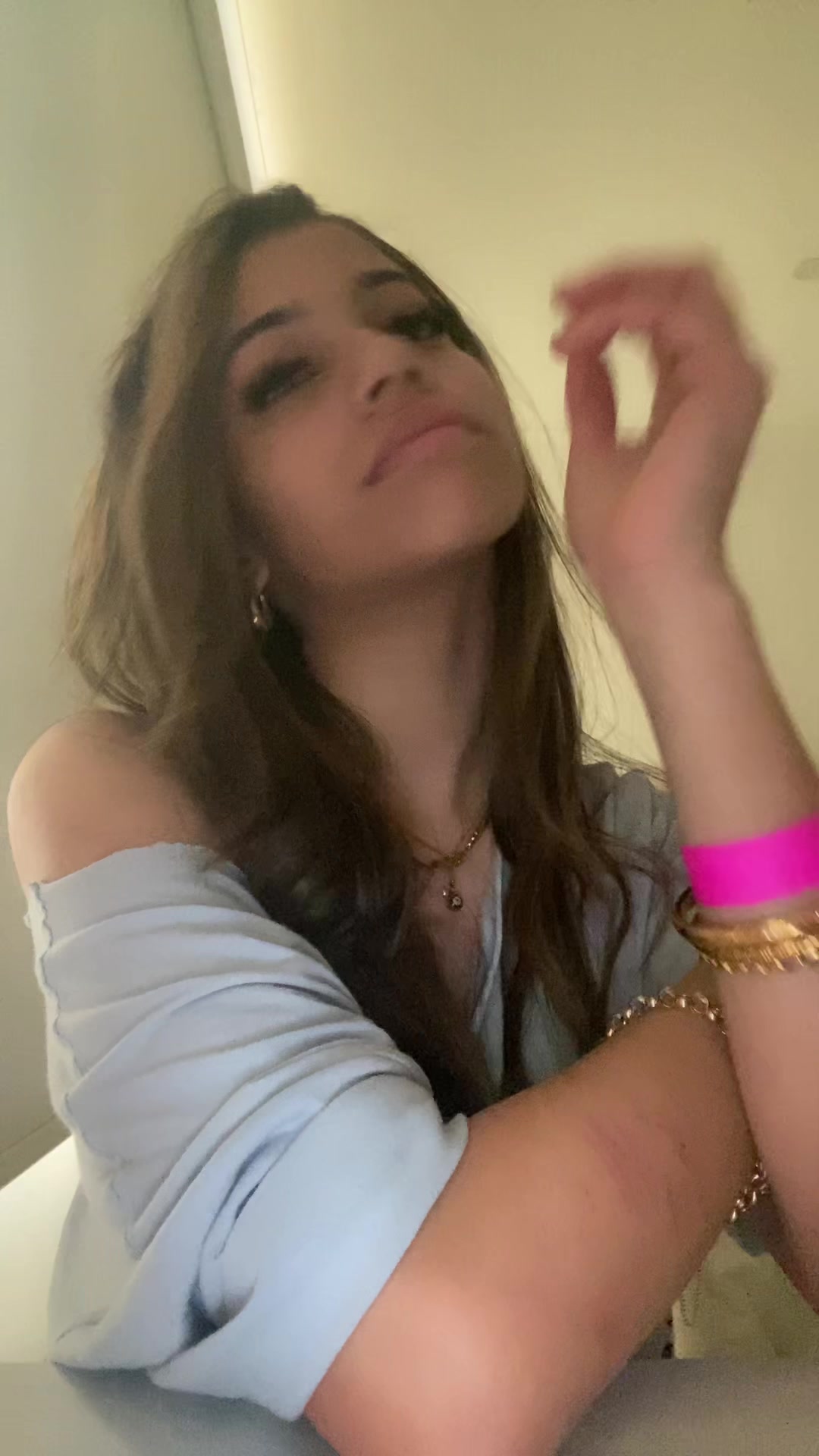 @️