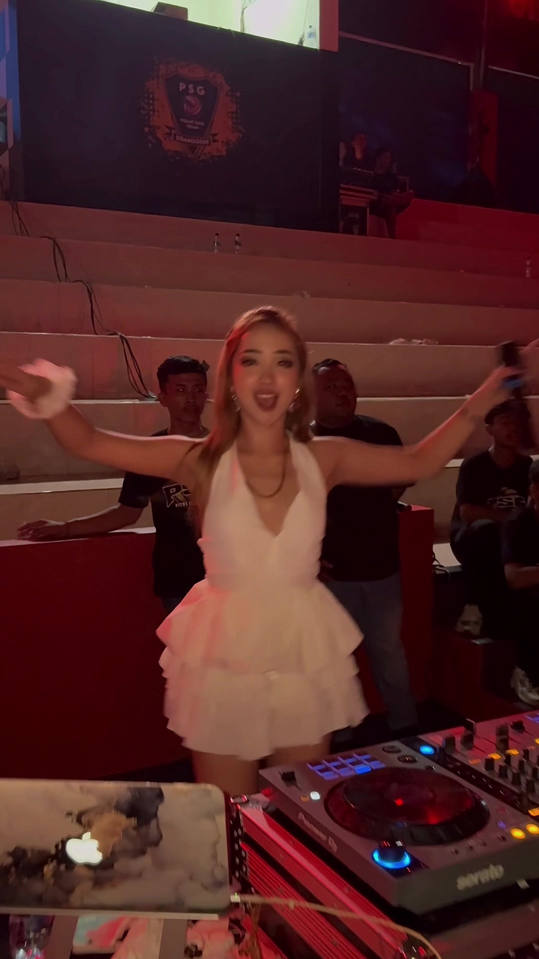@DJ Herllyna