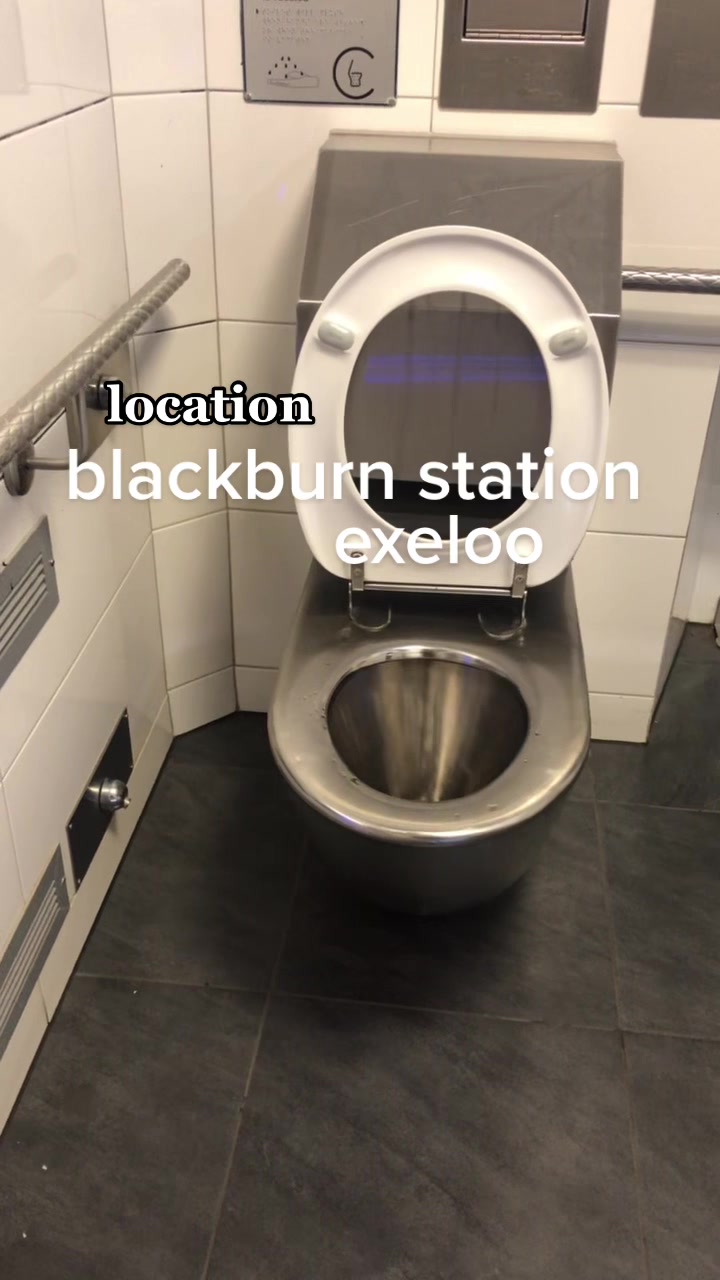@zac&rsquo;s loo revoo