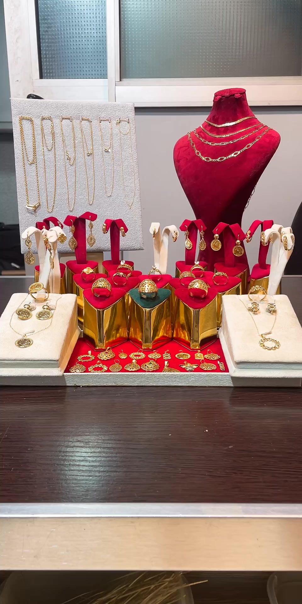 @مجوهرات النرجيسي
