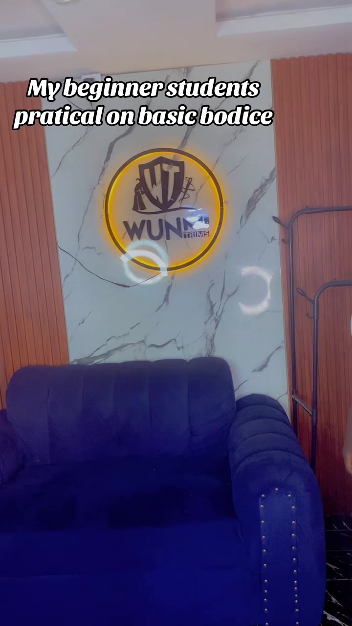 @Wunmi trims✂️/RTW 🧵