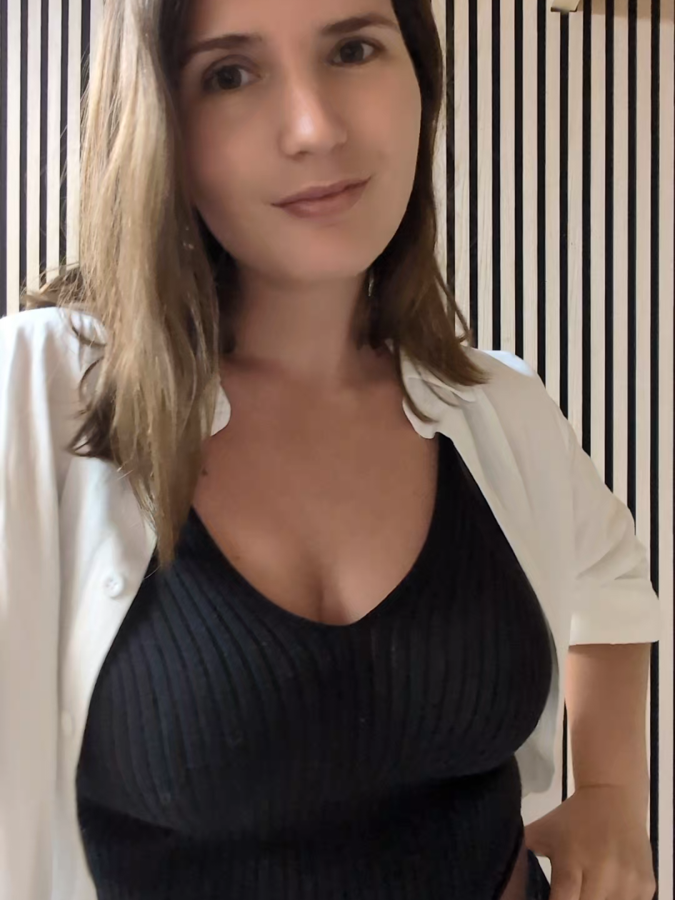 @justme-elena