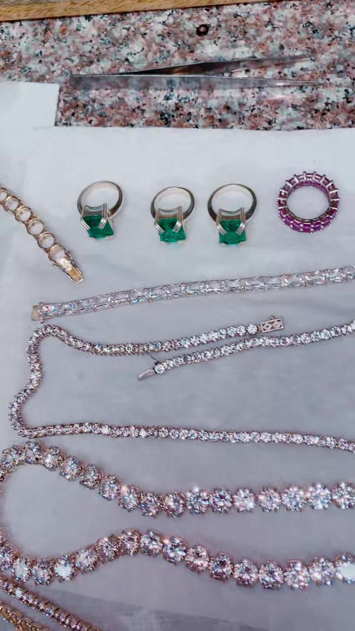 @GrayQJewelry