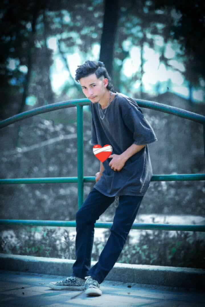 @it's..me.. thakuri 🗡️⚔️❌❣️