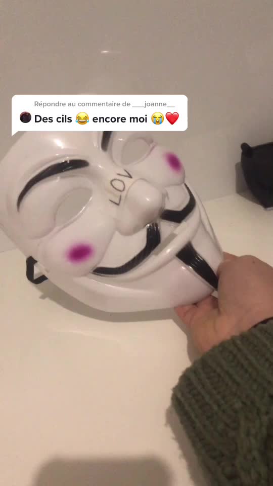 @J’ai les yeux vert les gens ;)