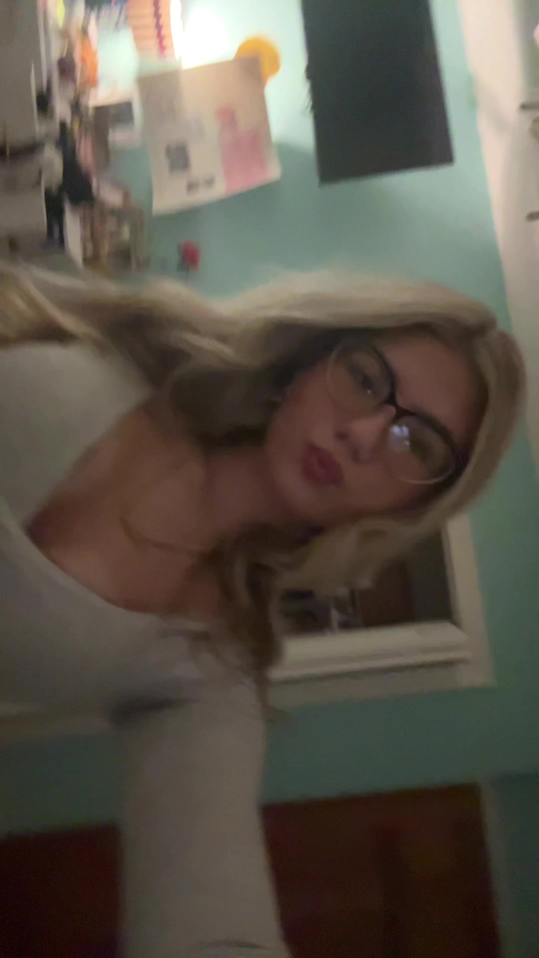 @bella