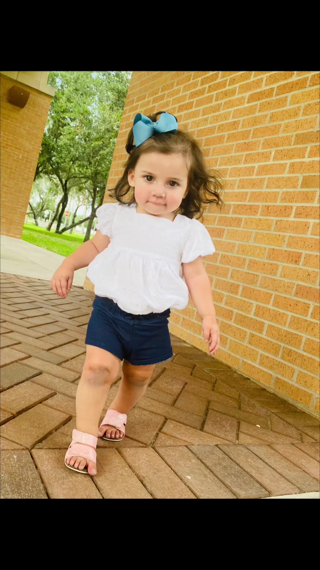 @anahi garza