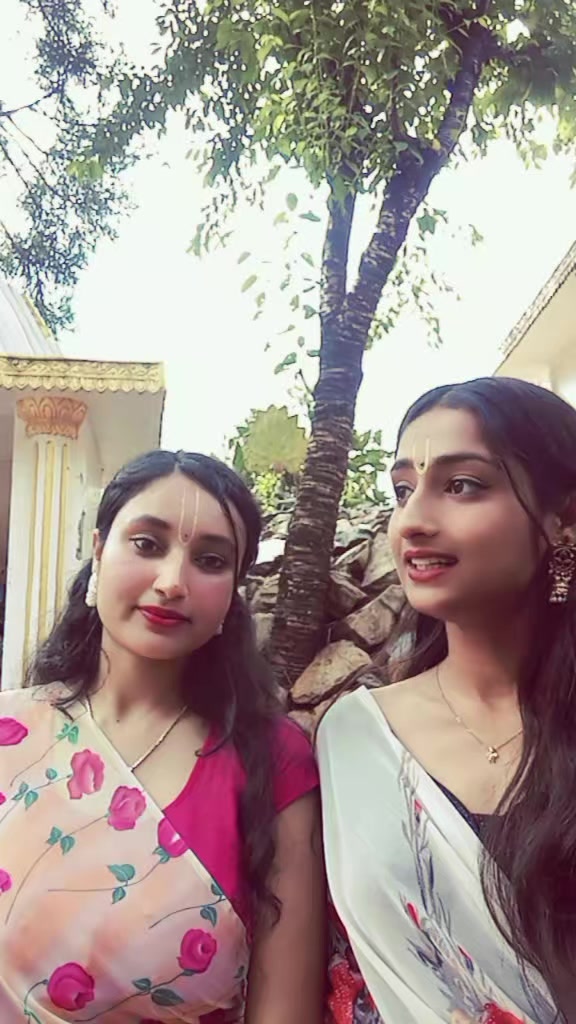 @आयु JHA✨🕊️