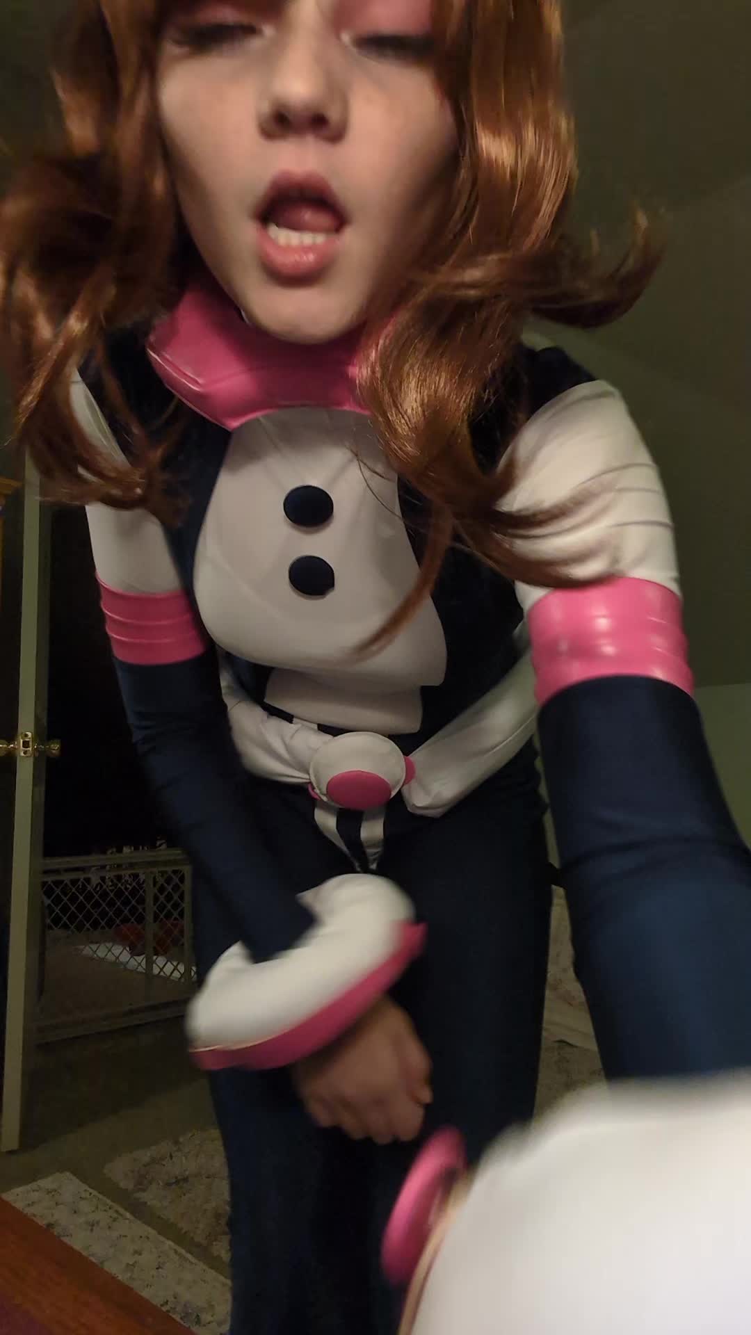 @﹒⪩⪨﹒