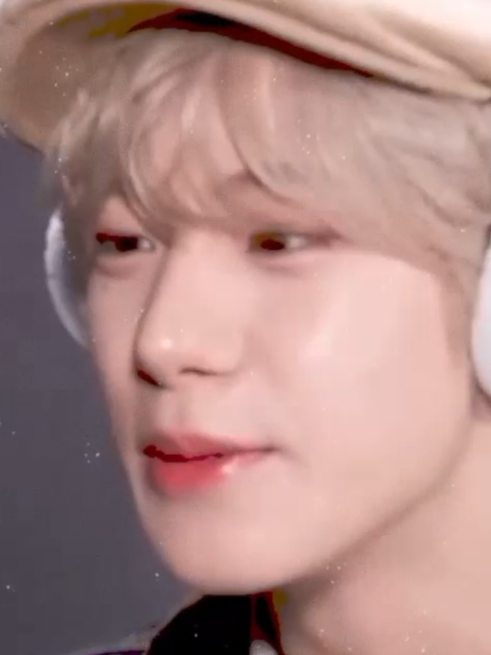 @bi ☽˚.⋆