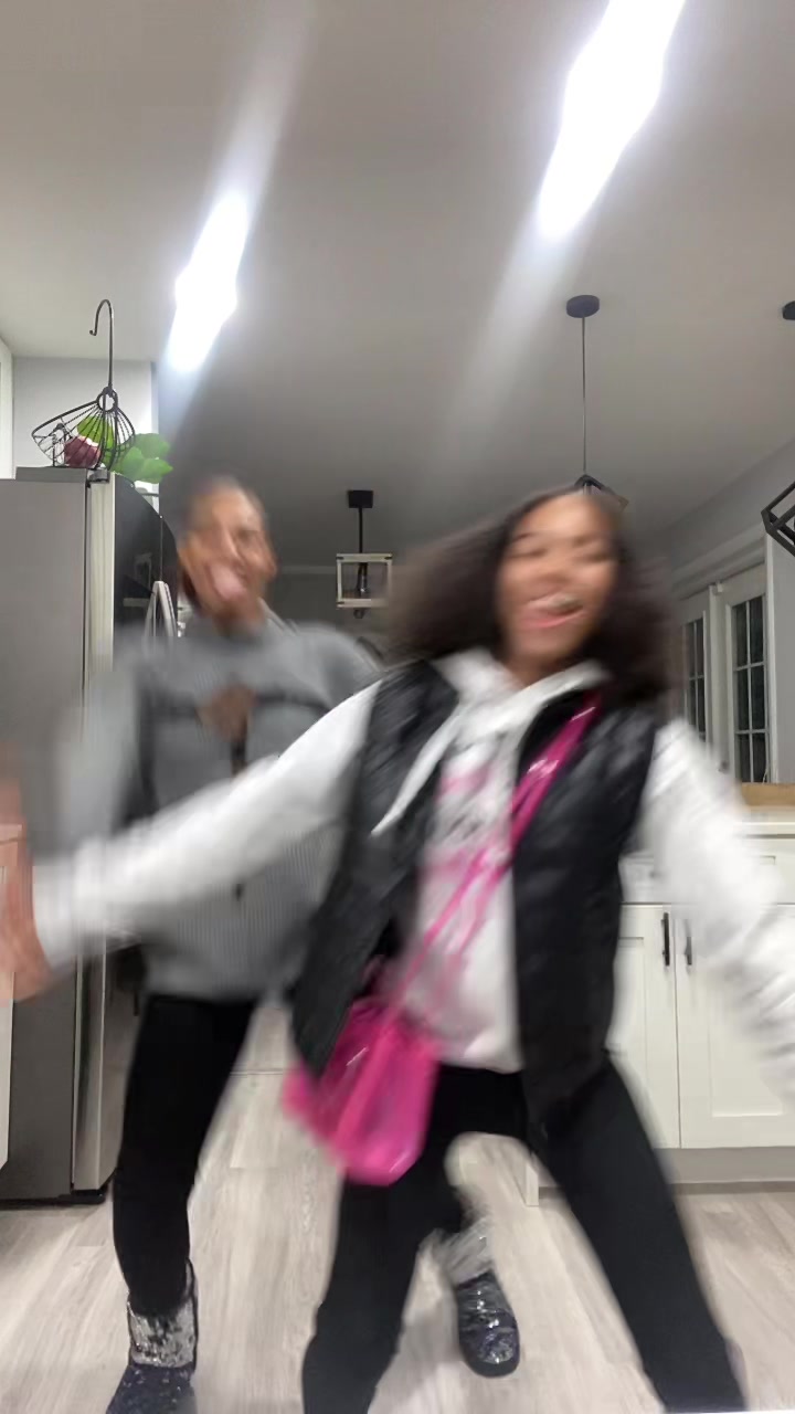 @Ariiii