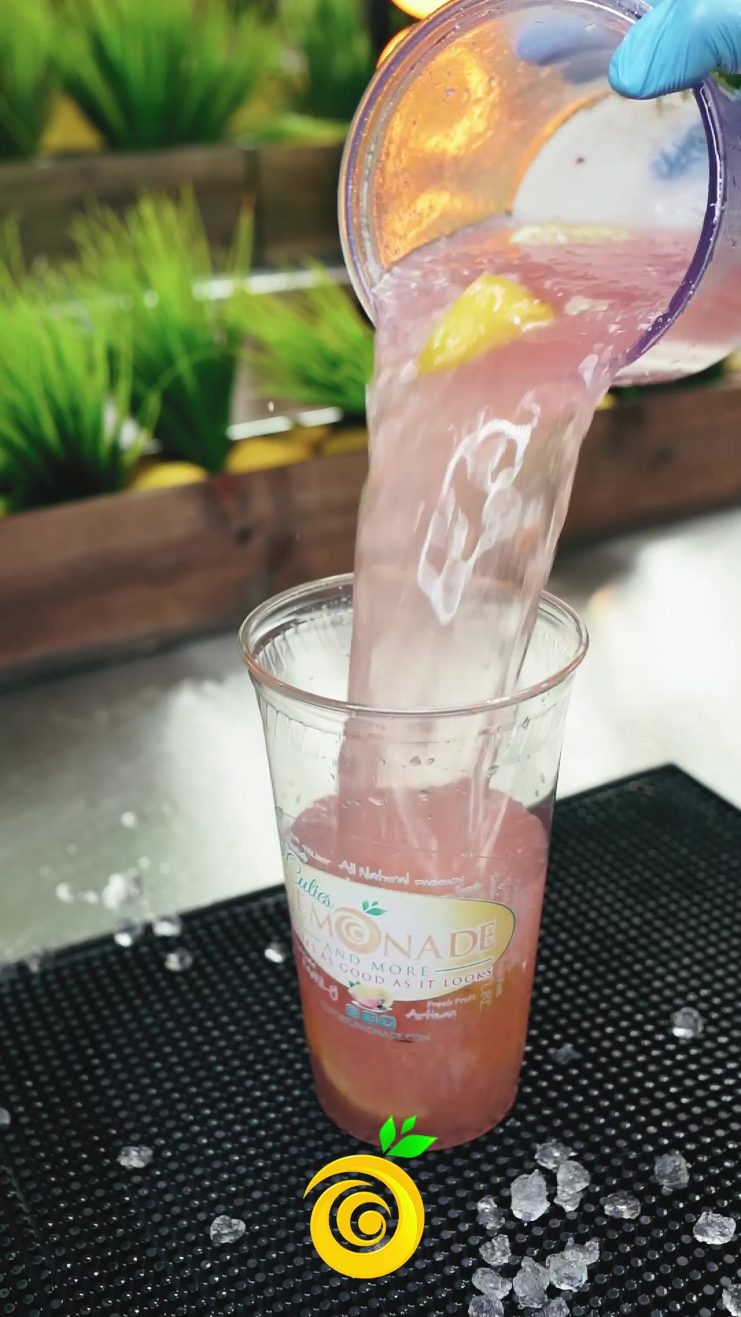 @Cuties Lemonade & Mo