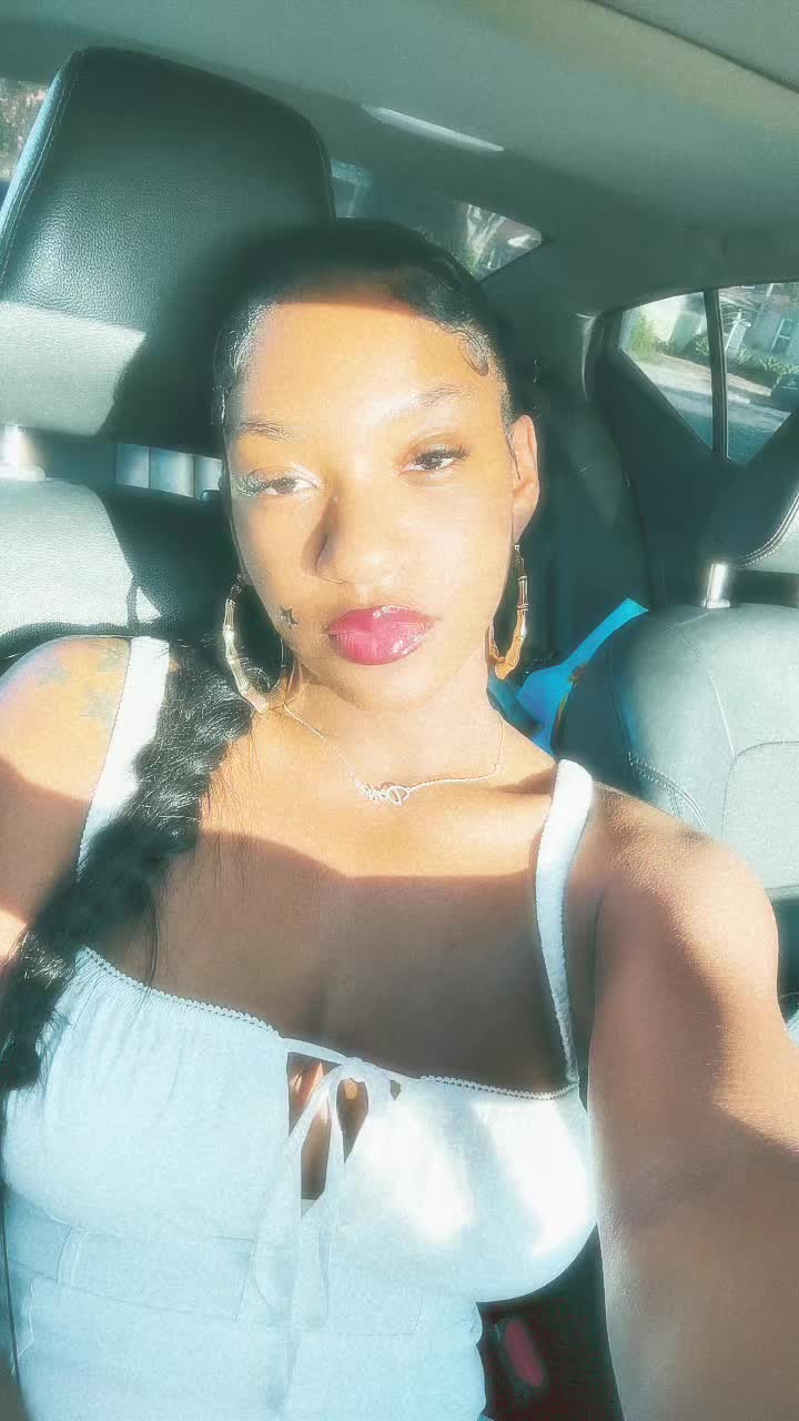@DaFemaleVinci