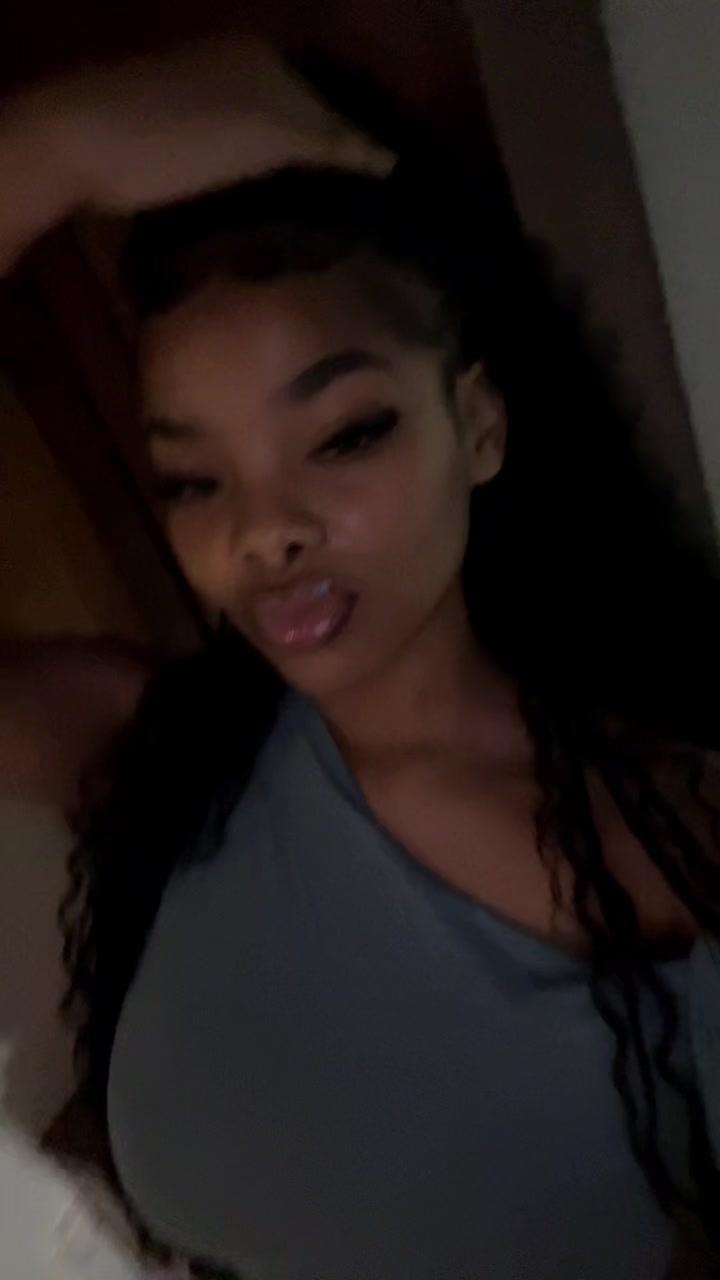@EMIHLE🫦