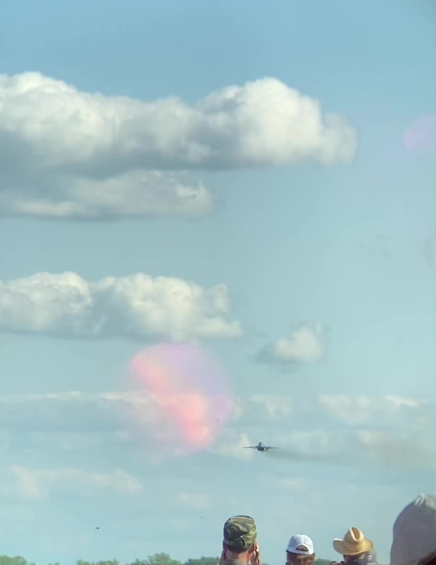 @🛩️
