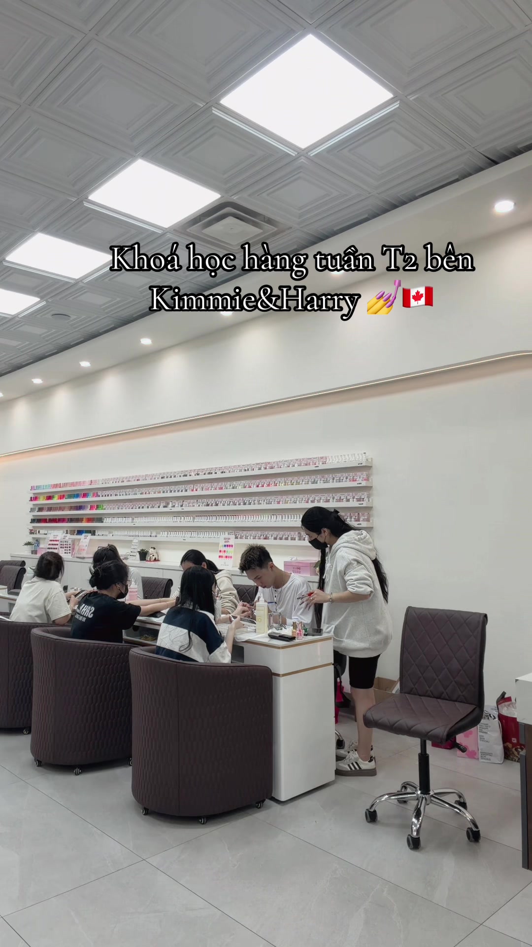 @KimmieNails🇻🇳&hearts;️🇨🇦Tấu H&agrave;i😜
