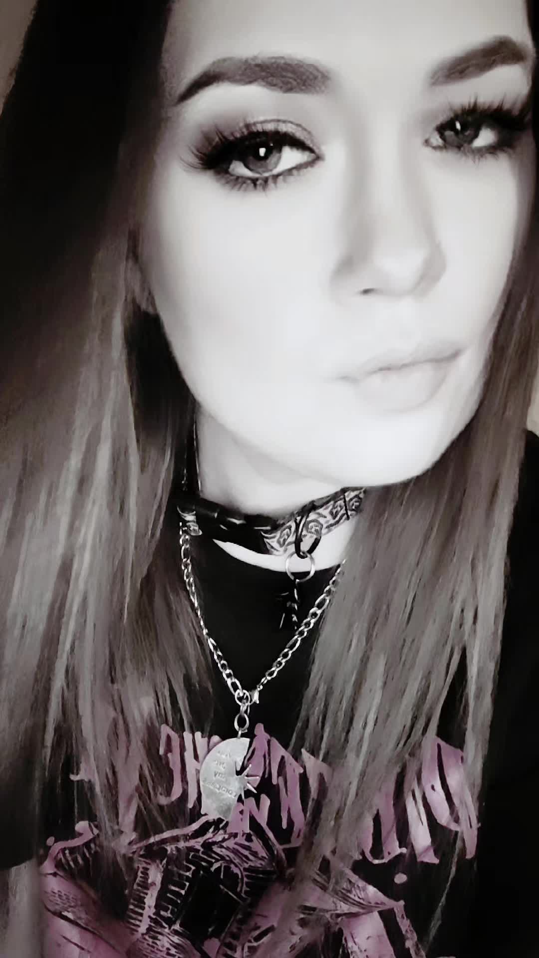 @xEmoQueenx