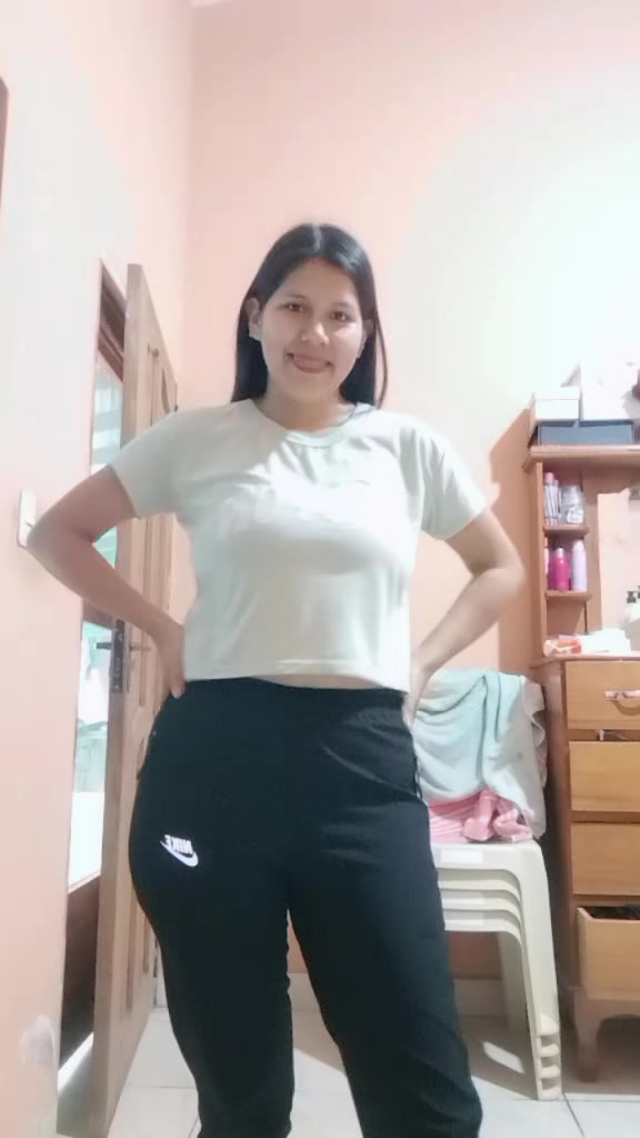 @Adrianita06