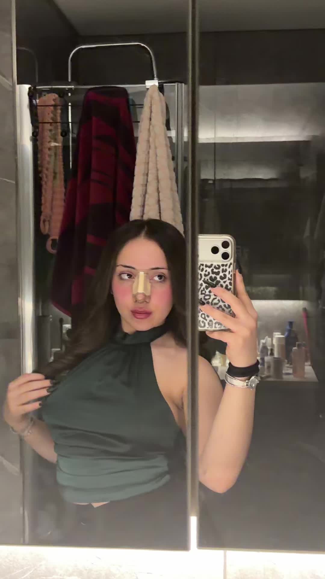 @🪩